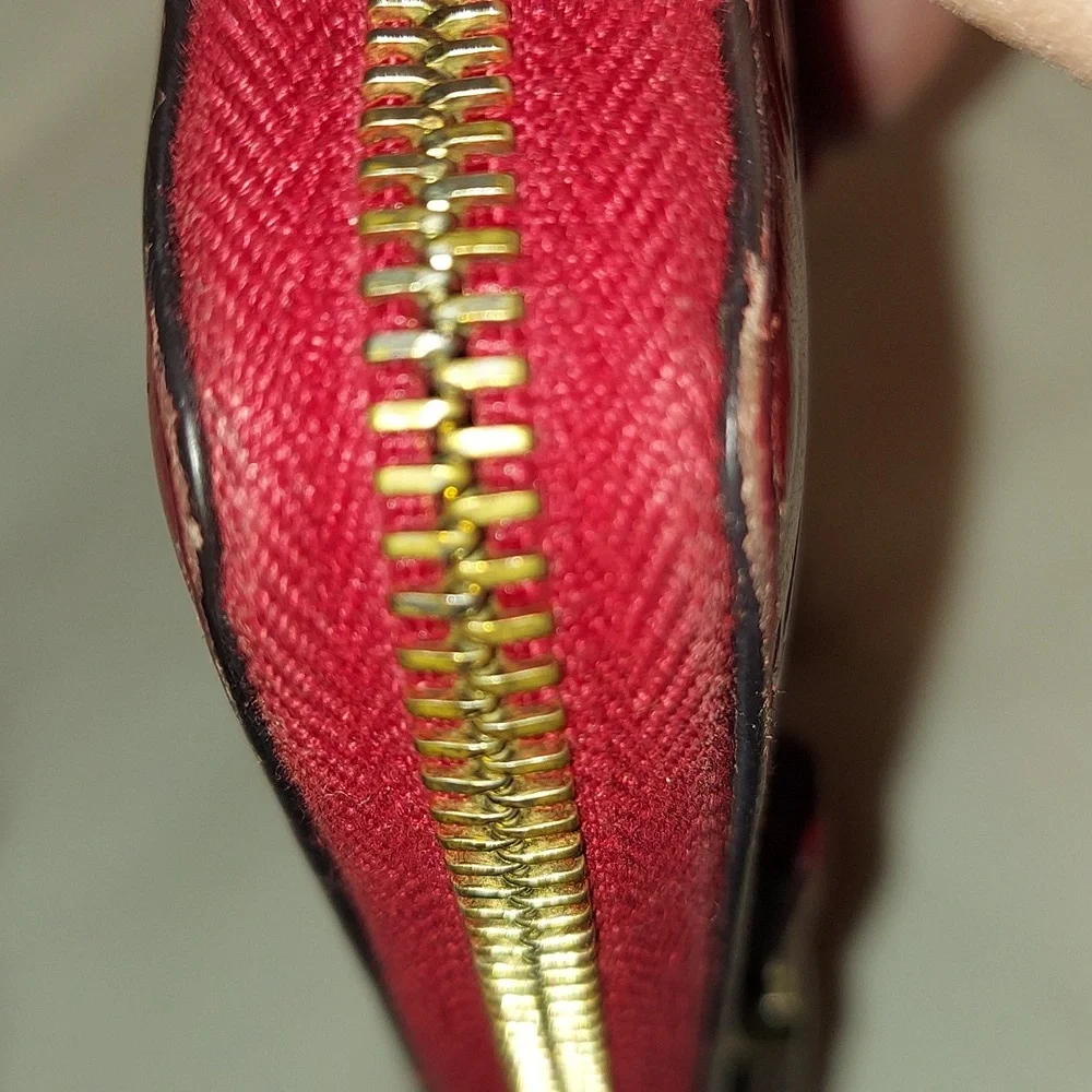 Gucci Guccissima Bow Zip Around Red Leather Zippy Wallet! - Picture 5 of 9